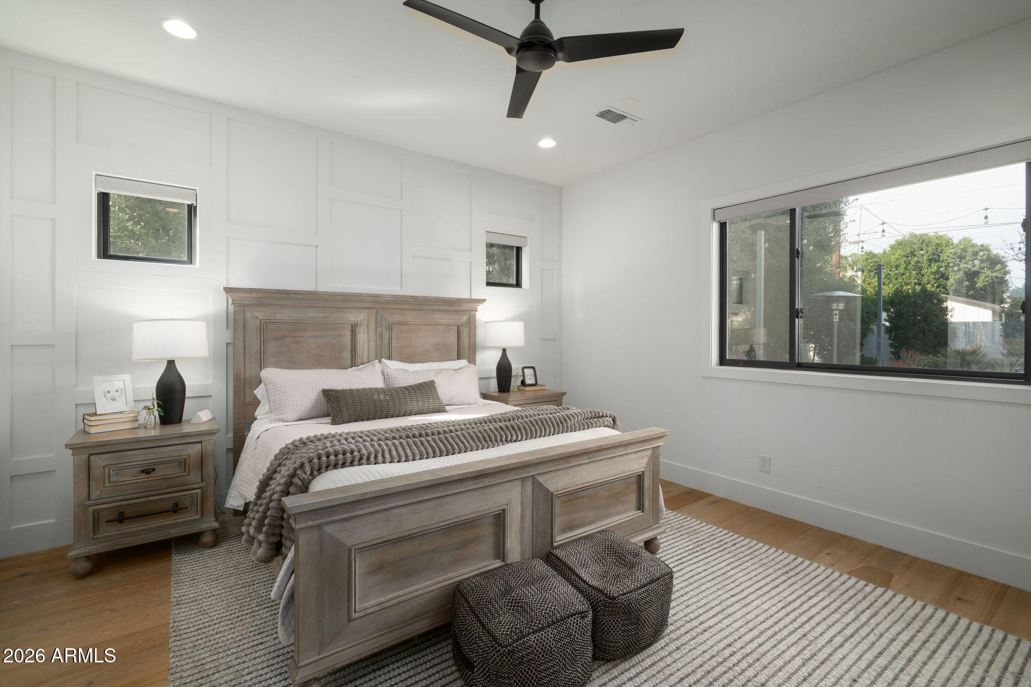 3226 E GLENROSA Avenue