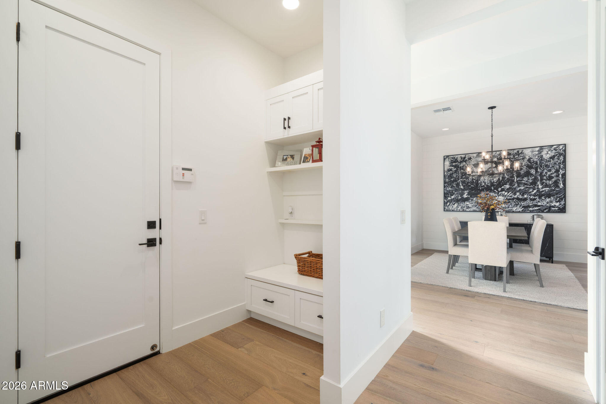 3226 E GLENROSA Avenue