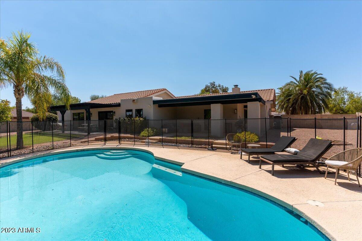 11601 N 50TH Place