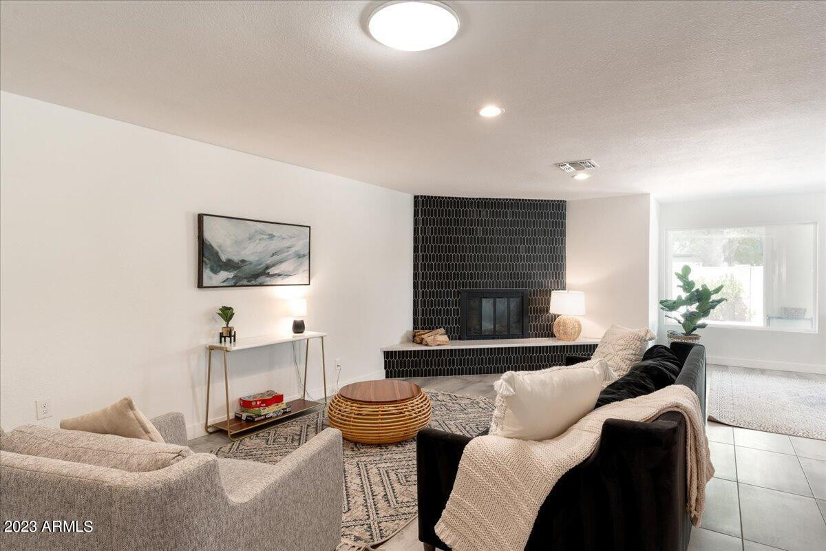 11601 N 50TH Place