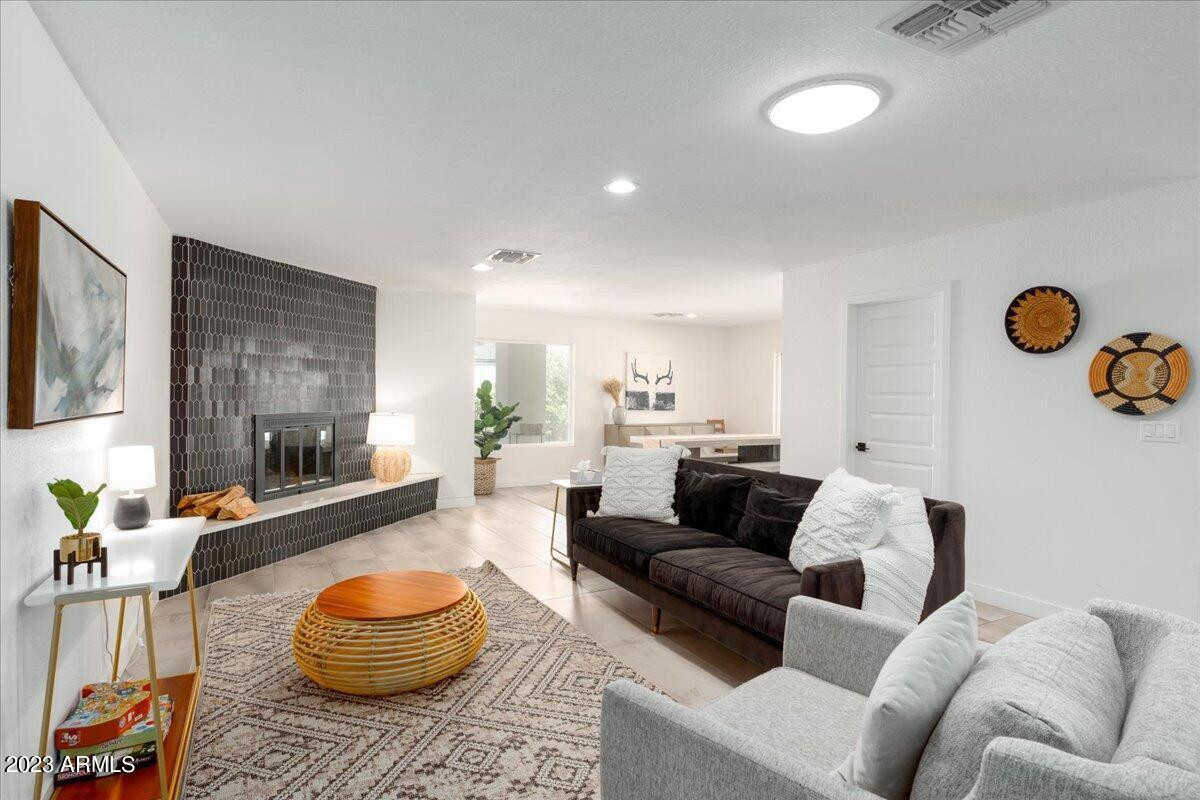 11601 N 50TH Place