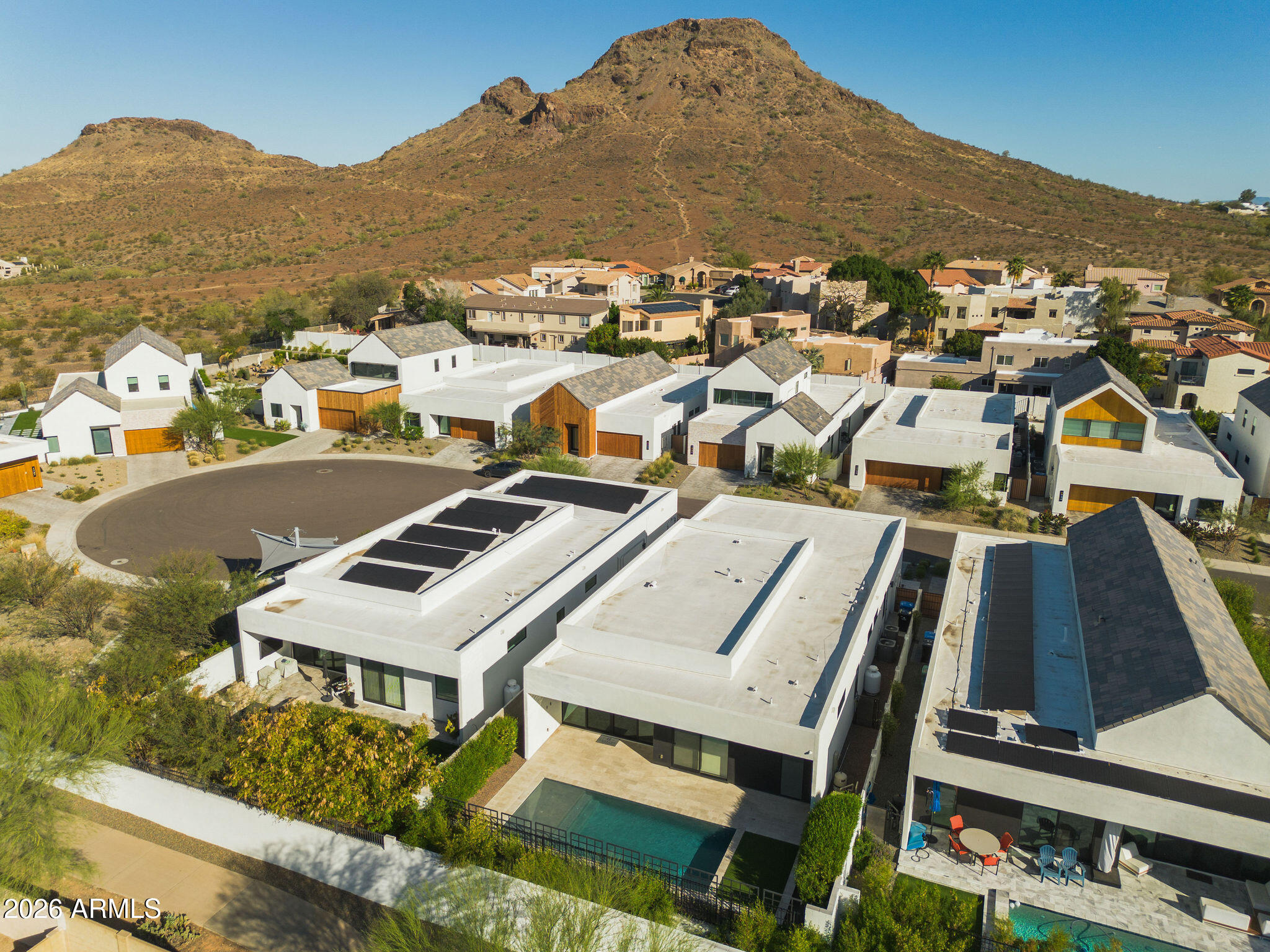 1729 E WINCHCOMB Drive