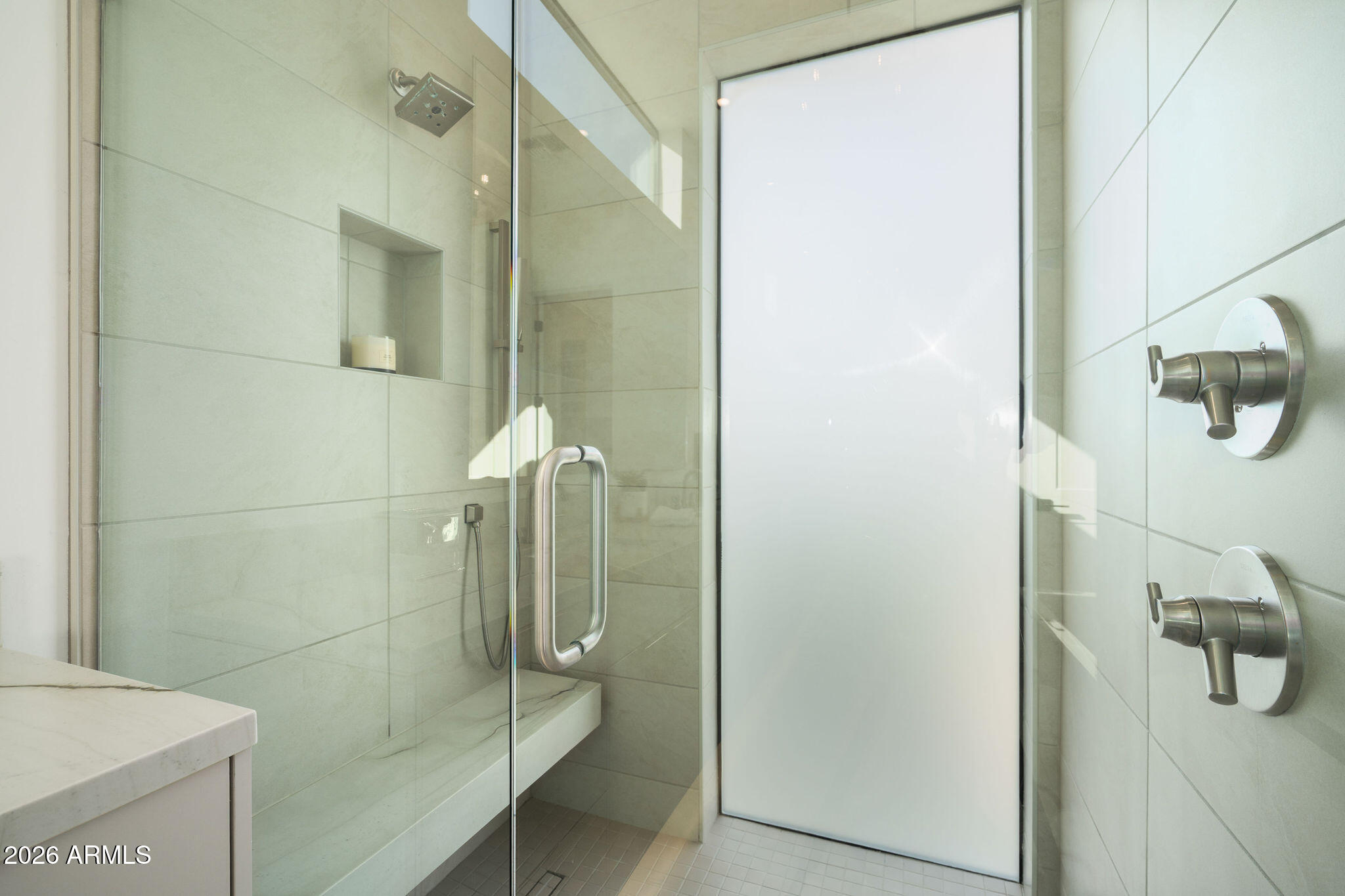 1729 E WINCHCOMB Drive