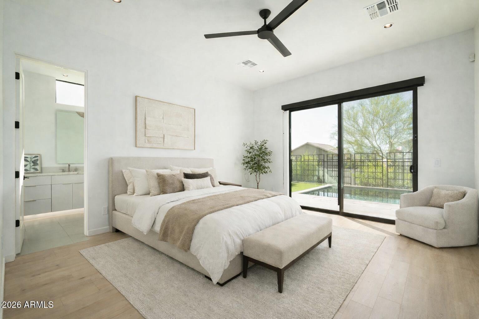 1729 E WINCHCOMB Drive