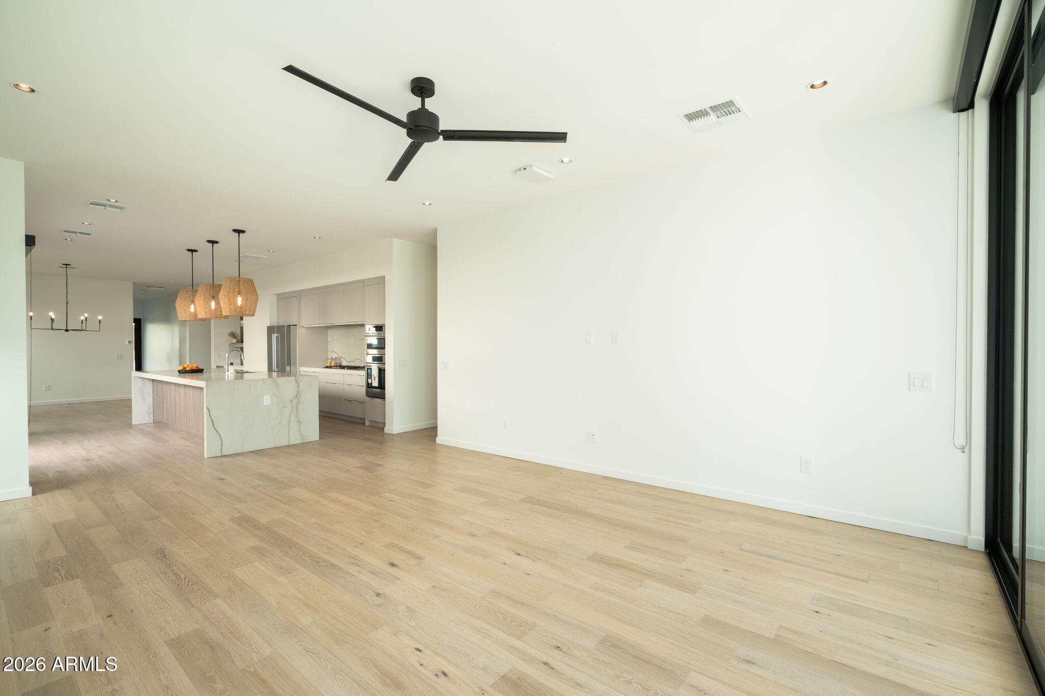 1729 E WINCHCOMB Drive