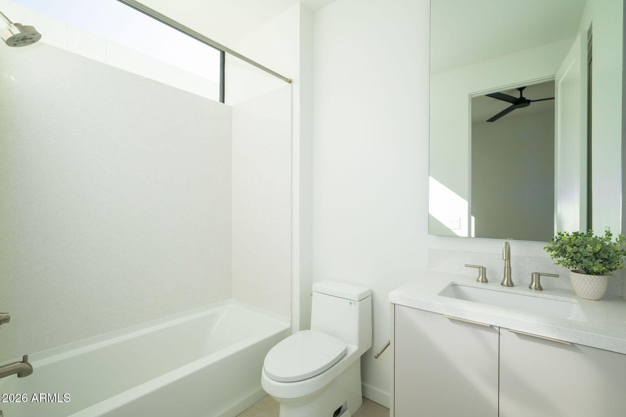 1729 E WINCHCOMB Drive