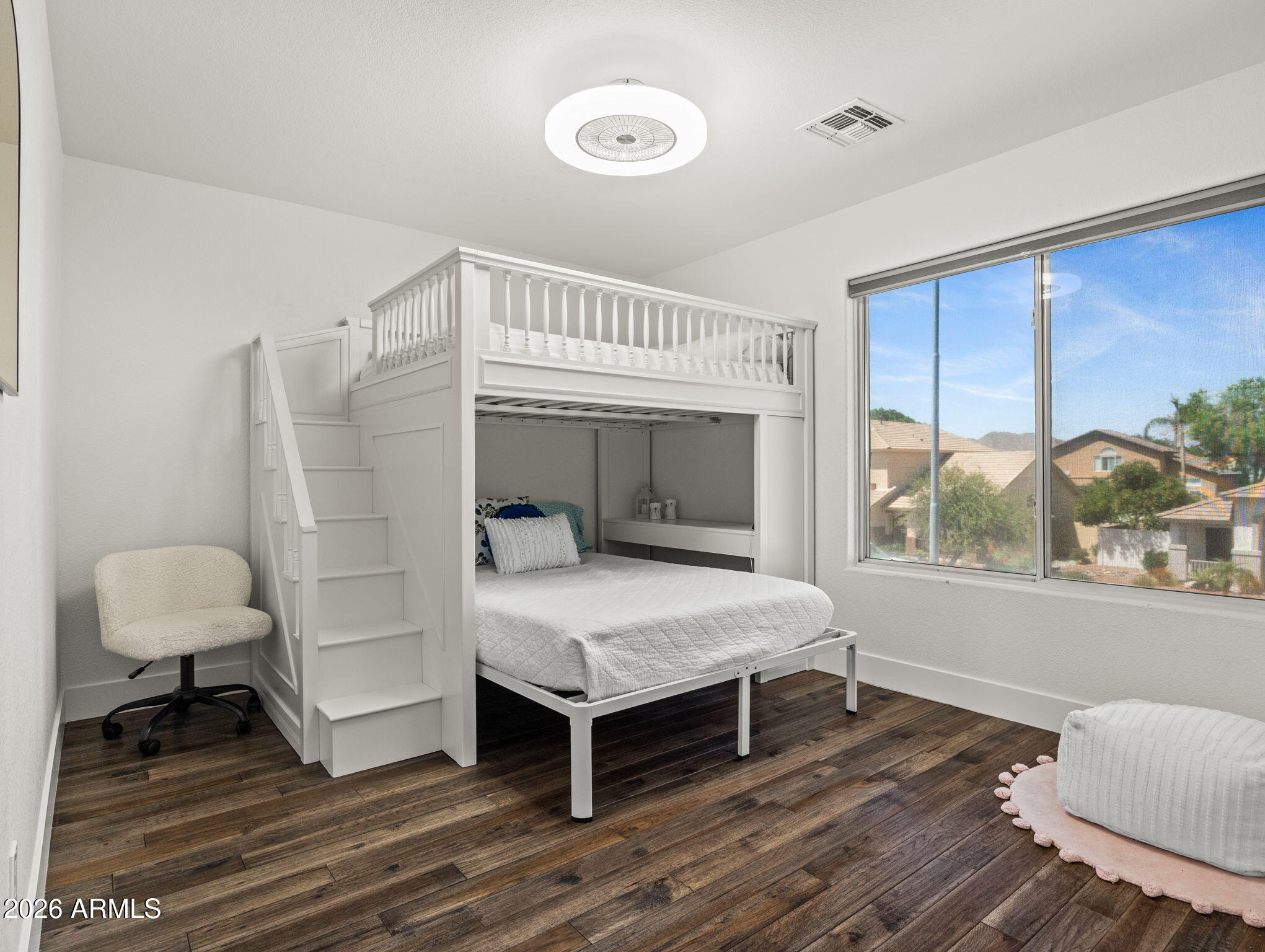 7821 W ROBIN Lane