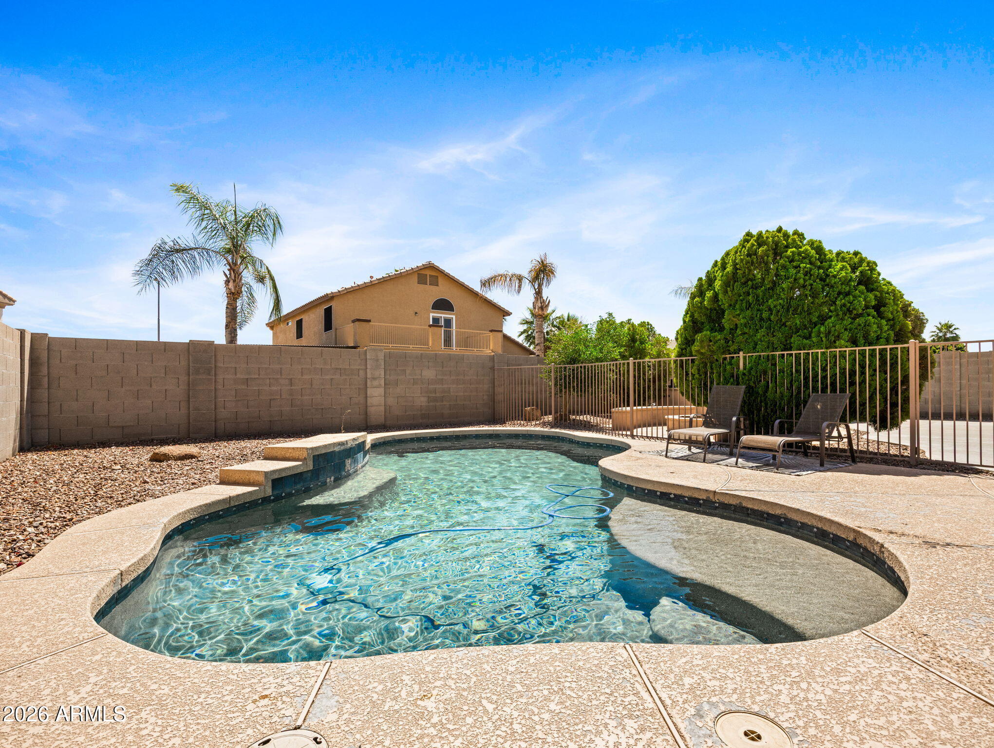 7821 W ROBIN Lane