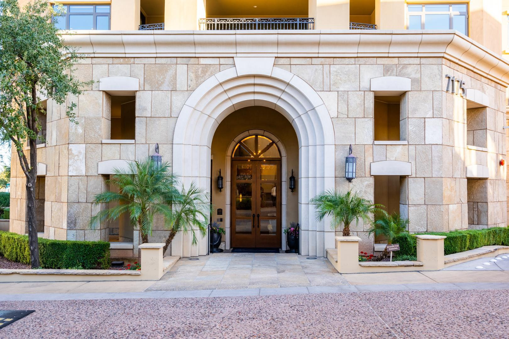 7181 E Camelback Road 504