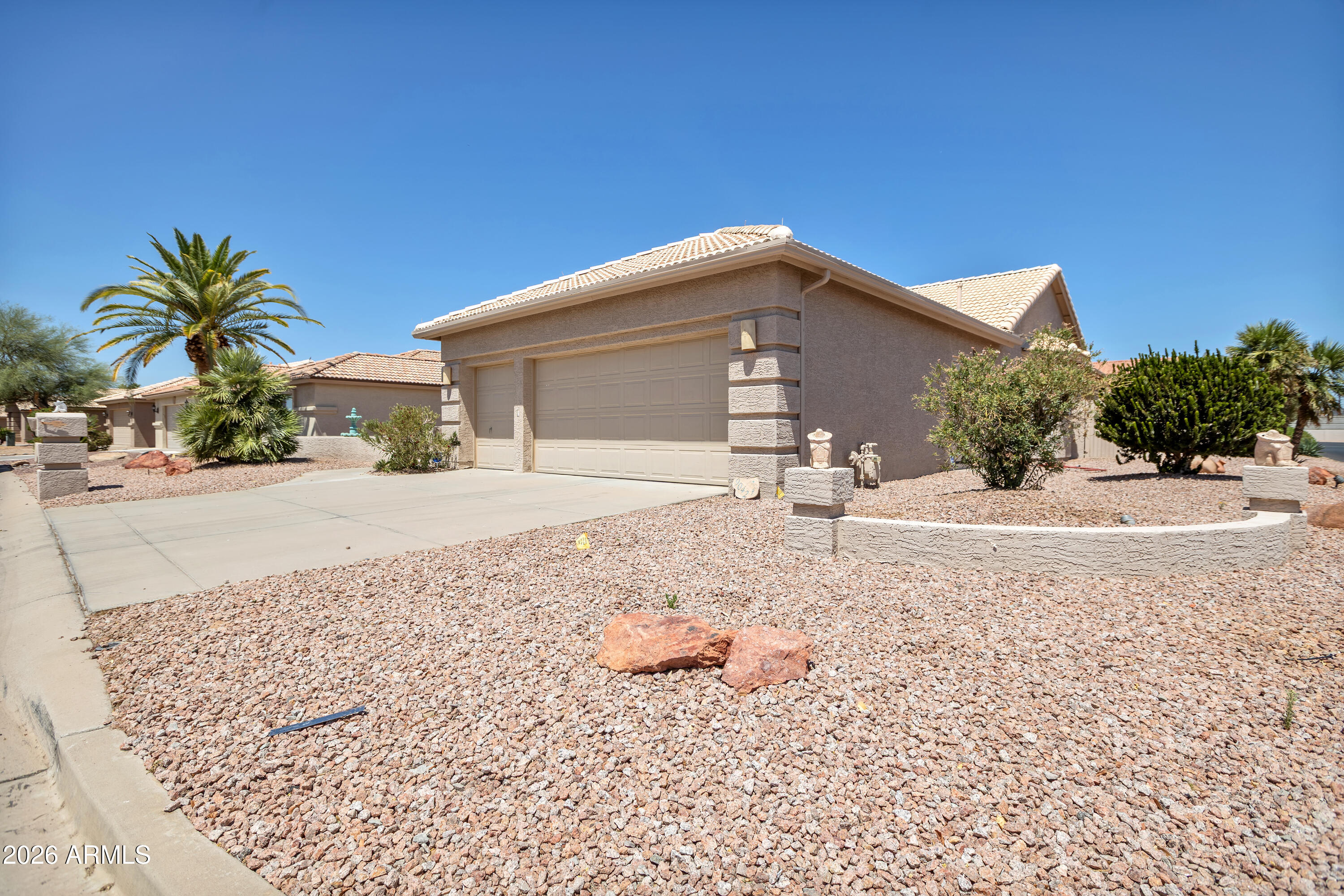 9042 E DIAMOND Drive