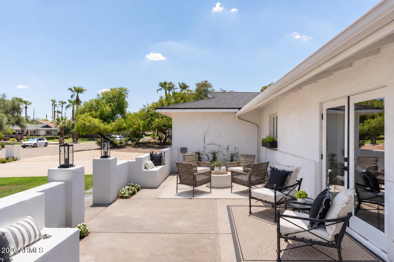5242 N WOODMERE FAIRWAY