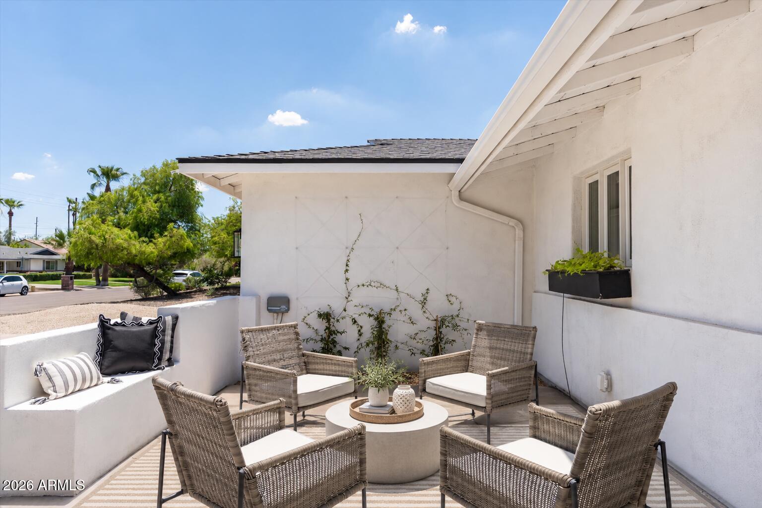 5242 N WOODMERE FAIRWAY