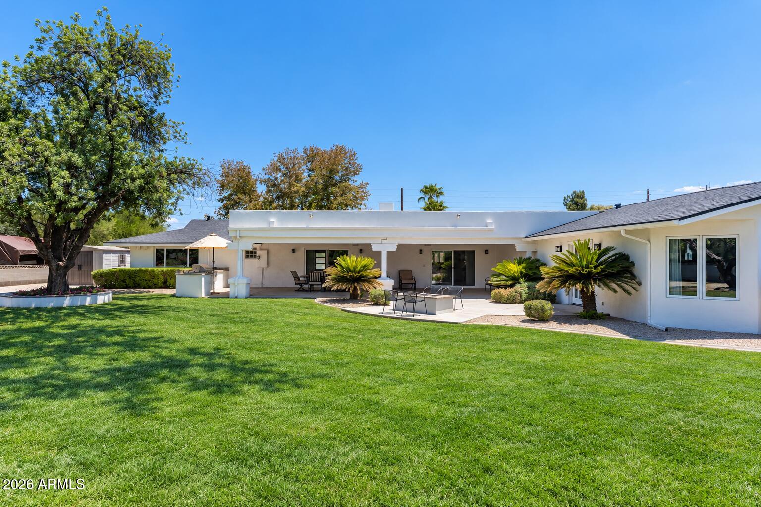 5242 N WOODMERE FAIRWAY