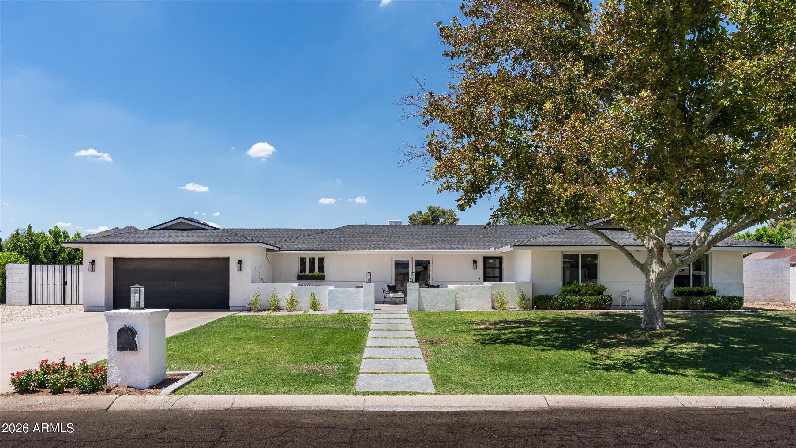 5242 N WOODMERE FAIRWAY