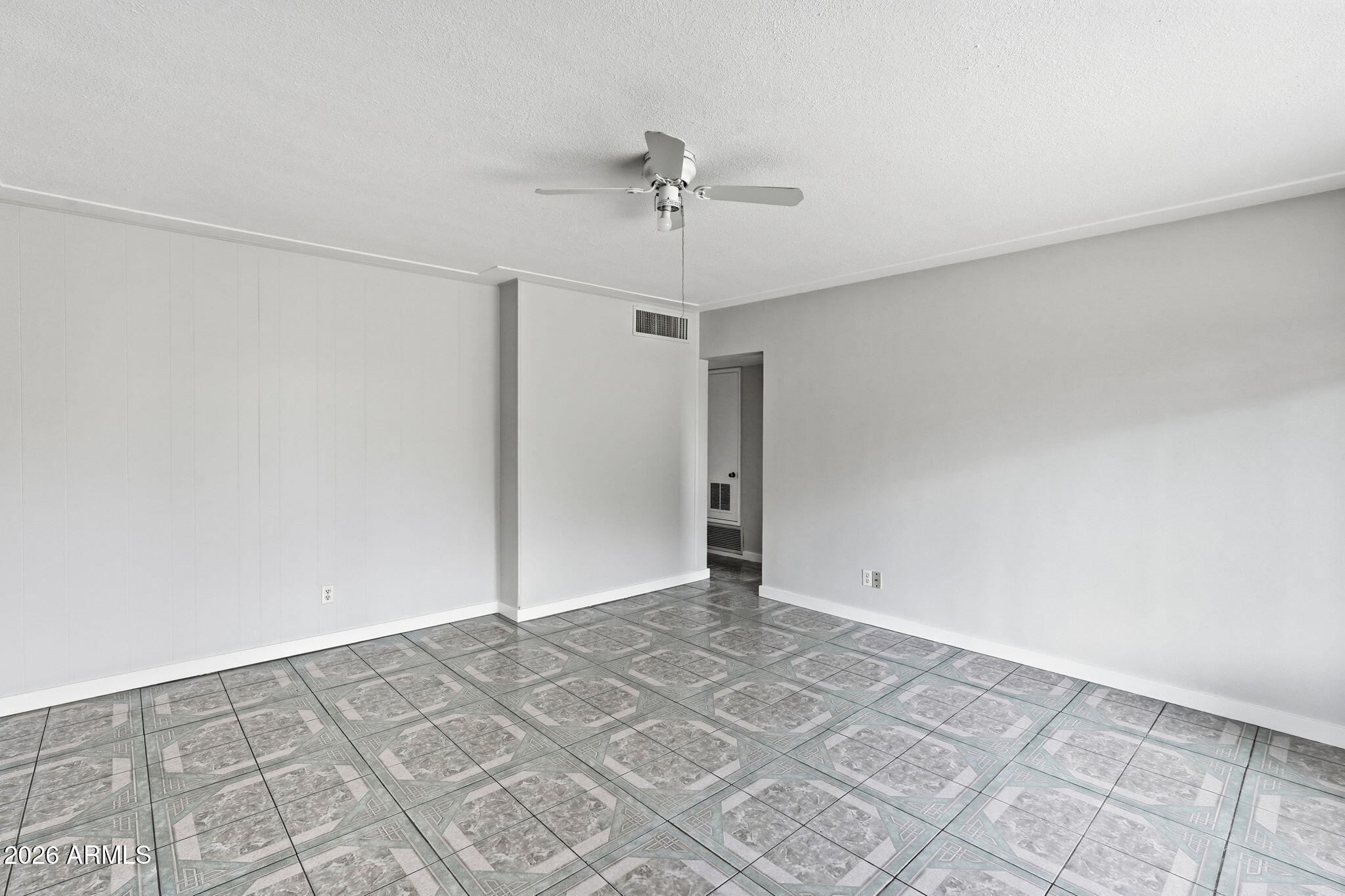2231 W ORANGEWOOD Avenue