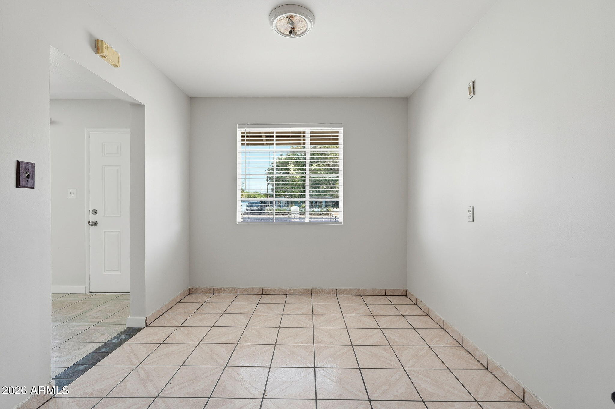 2231 W ORANGEWOOD Avenue