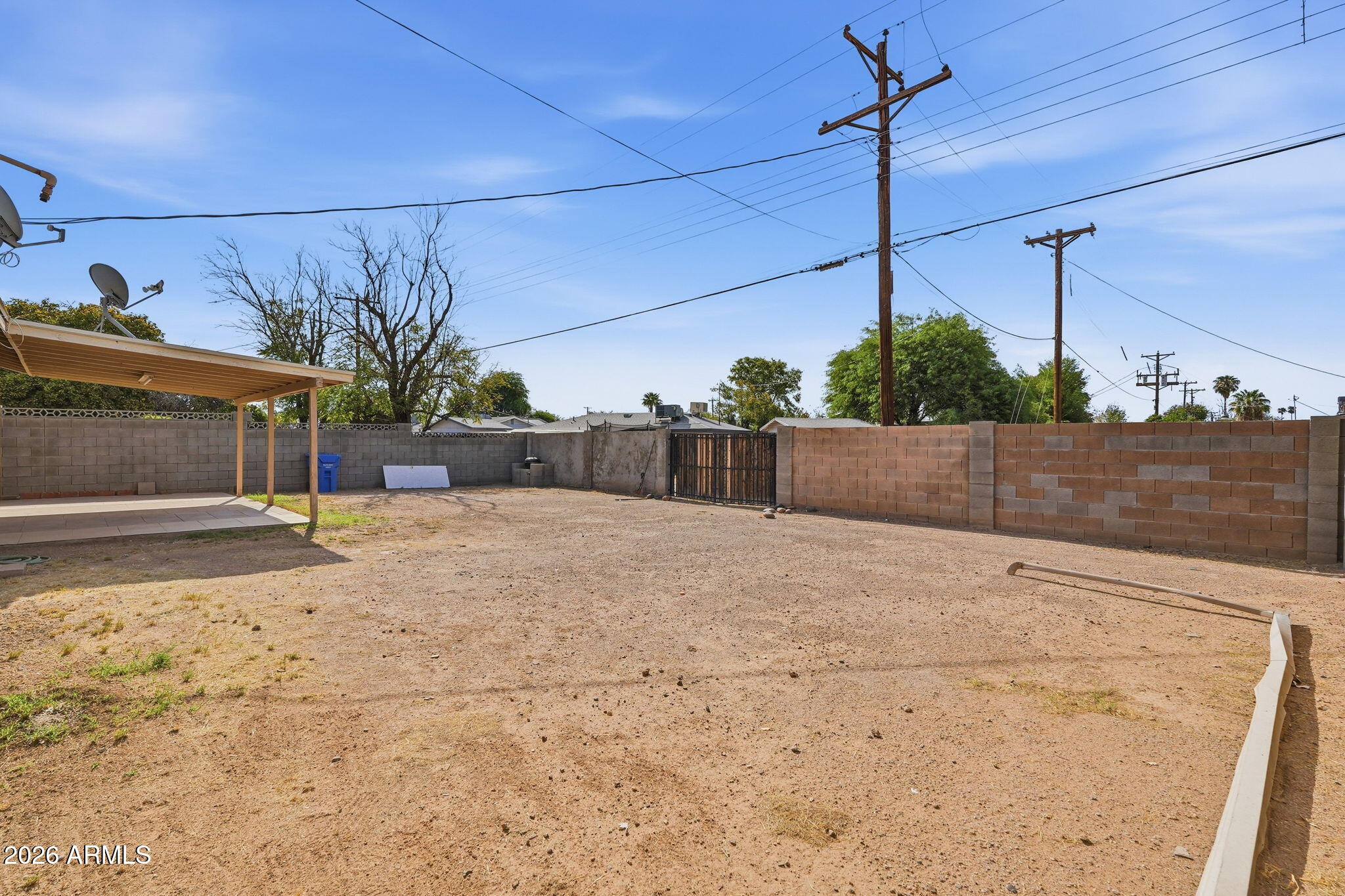 2231 W ORANGEWOOD Avenue