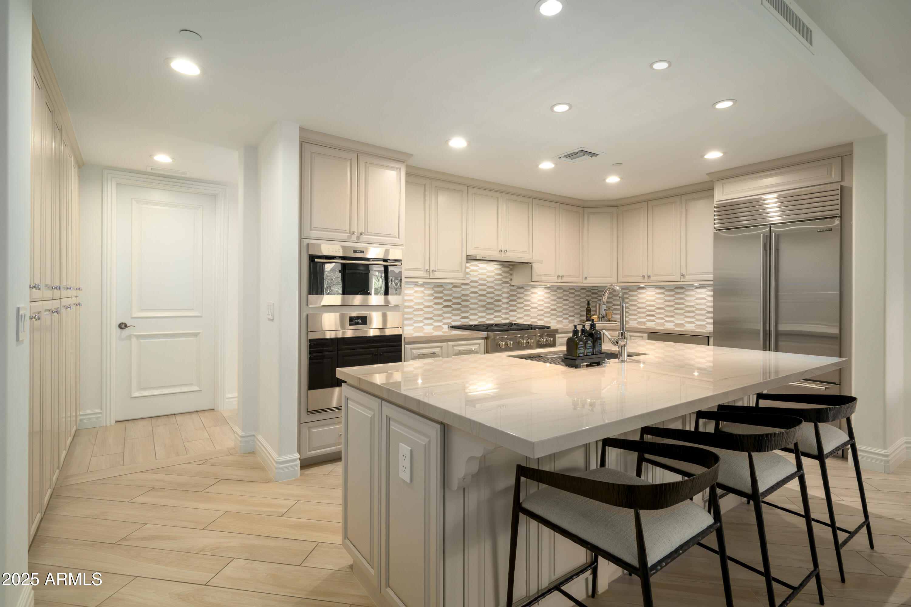 7175 E CAMELBACK Road 301