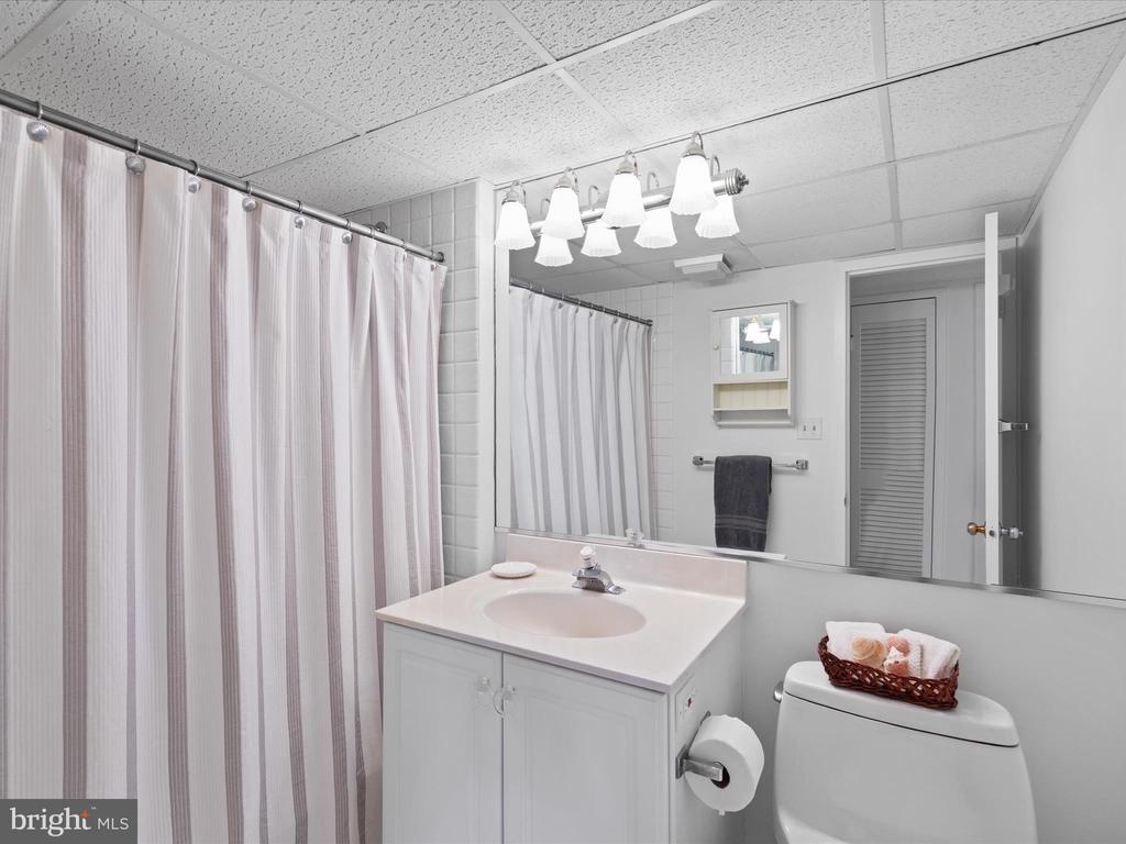210 Dover House Rd #210s