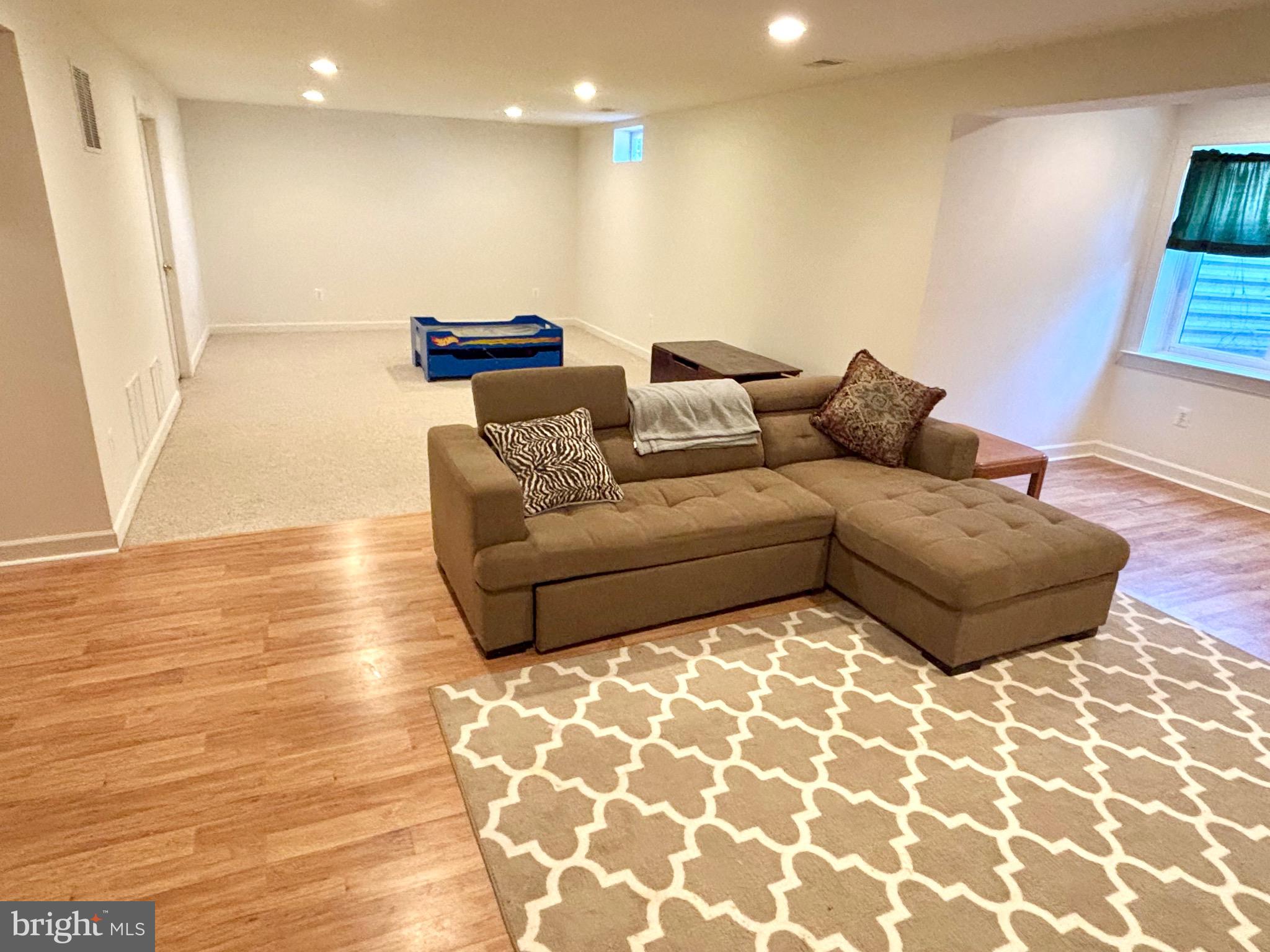 2705 BILL DORSEY BOULEVARD