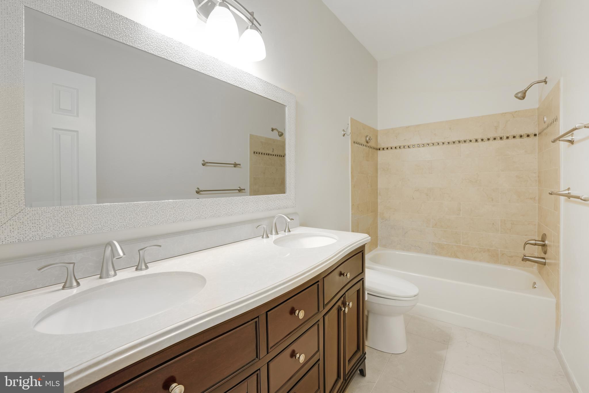 7806 Orchard Gate Ct