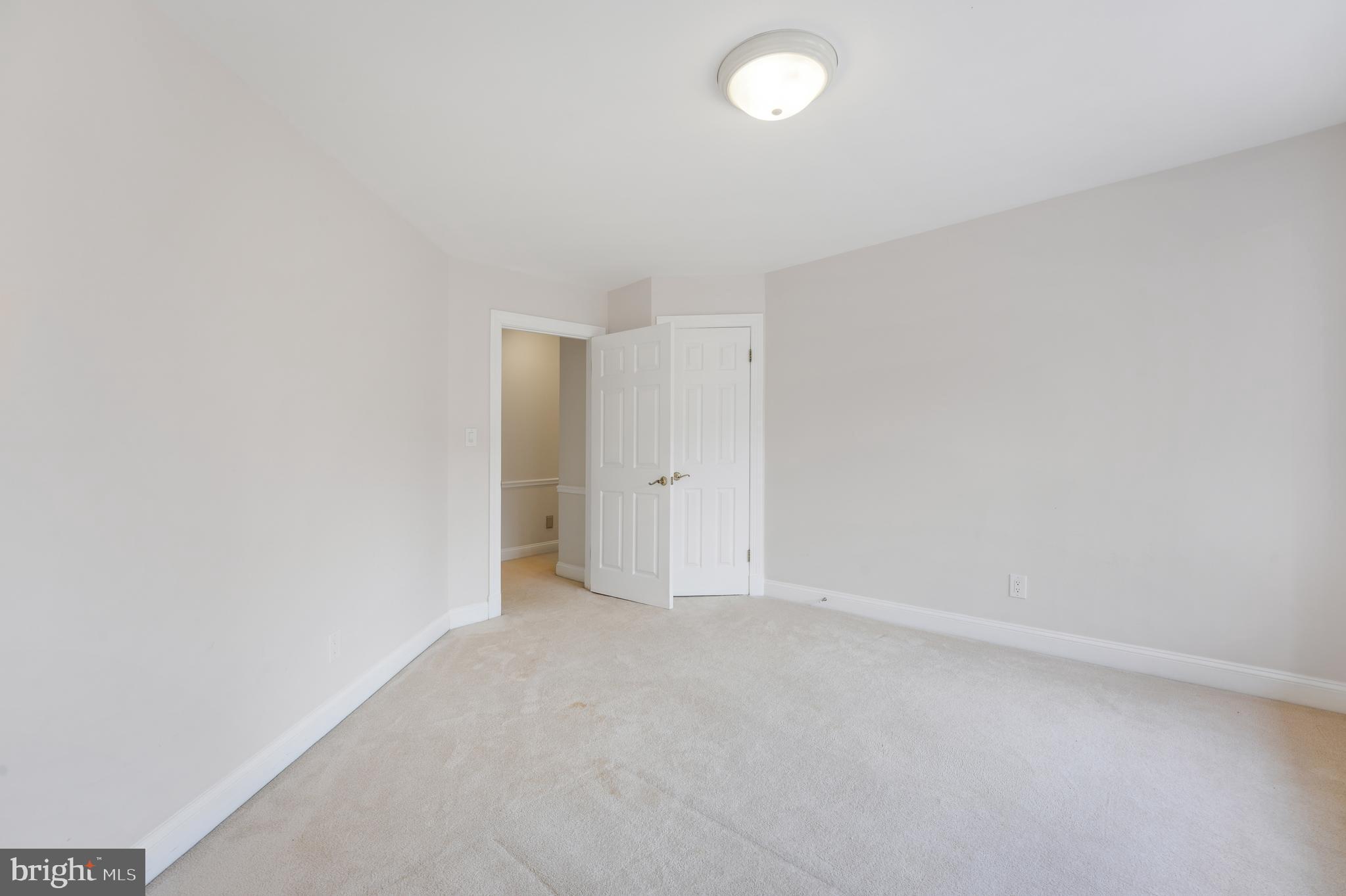7806 Orchard Gate Ct