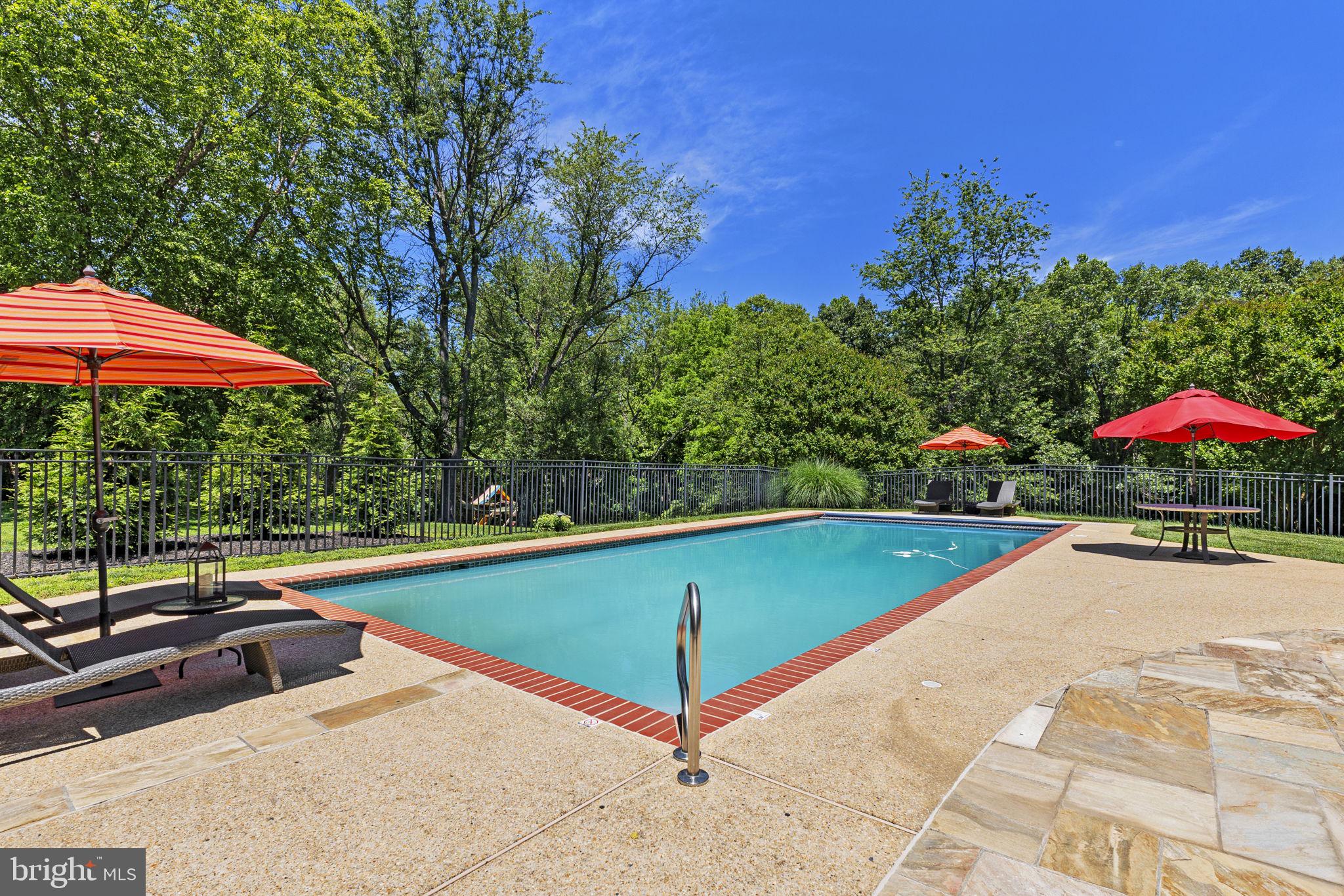 13525 Haddonfield Ln