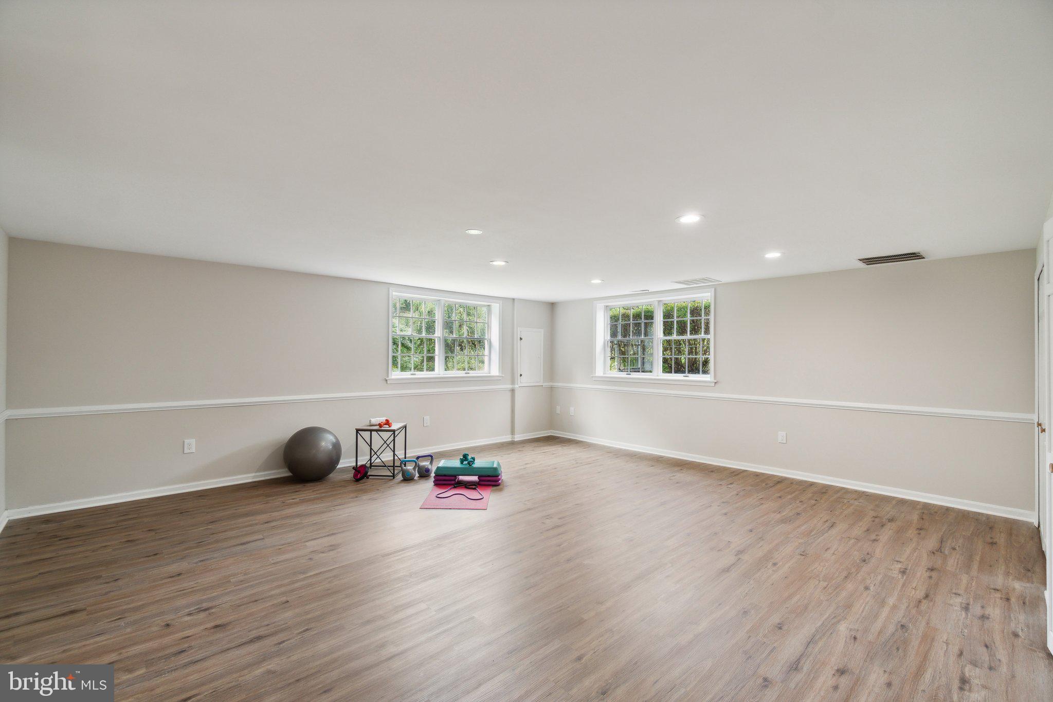 15510 Ambiance Dr
