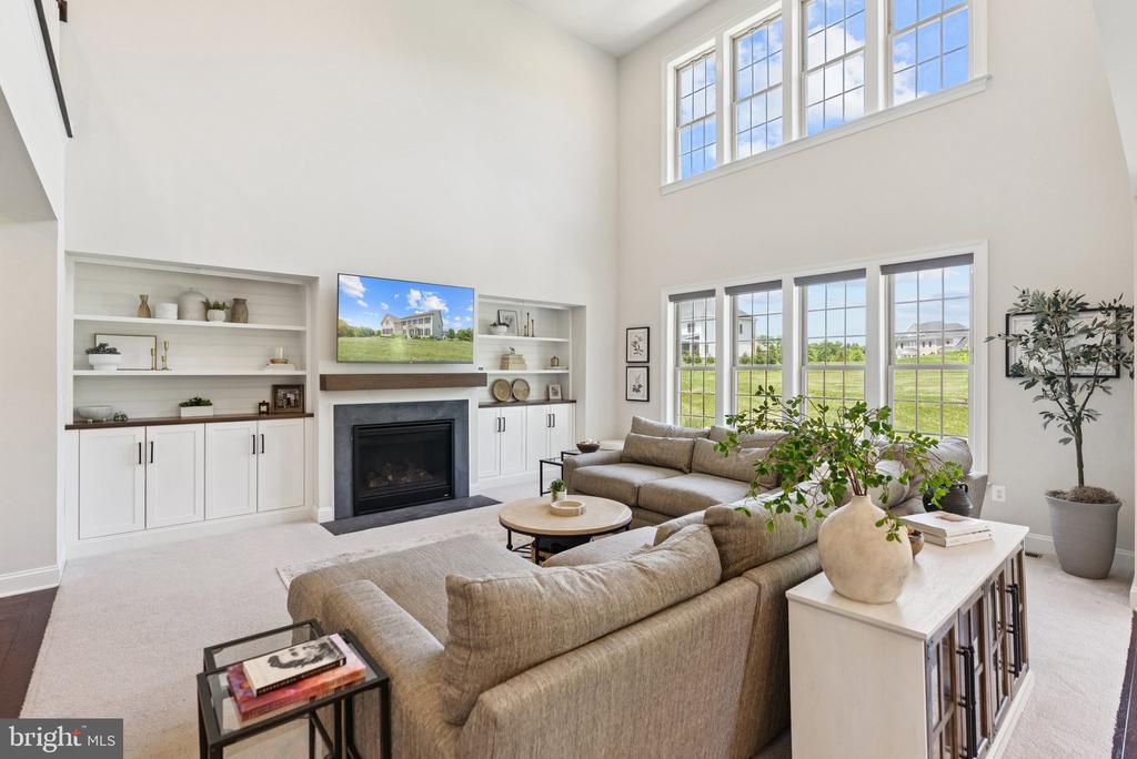 237 BARBERRY LANE
