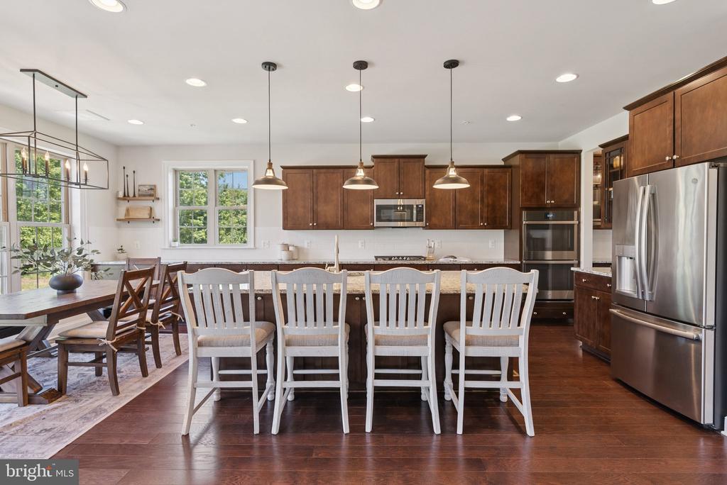 237 BARBERRY LANE