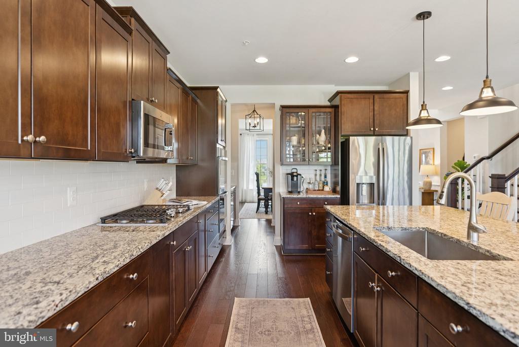 237 BARBERRY LANE