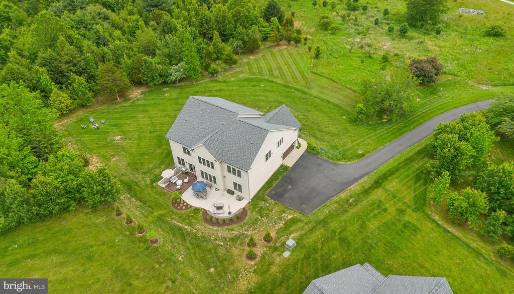 237 BARBERRY LANE