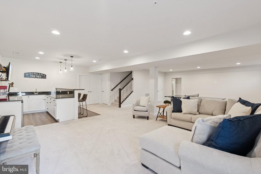 237 BARBERRY LANE