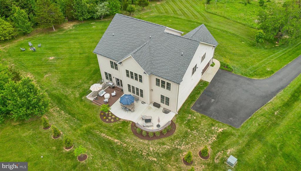 237 BARBERRY LANE