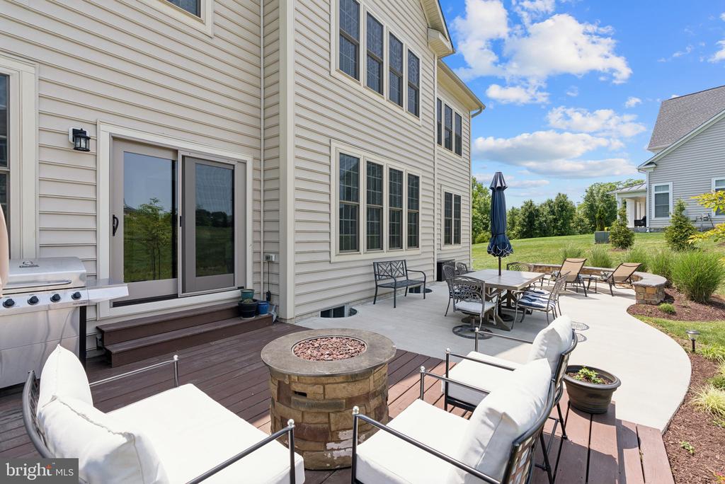 237 BARBERRY LANE