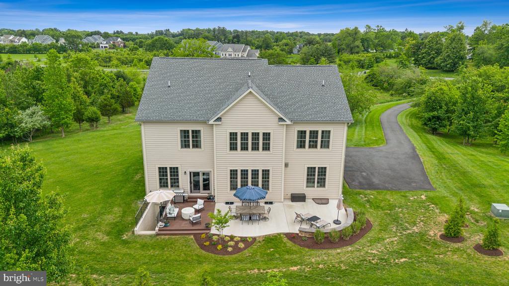 237 BARBERRY LANE