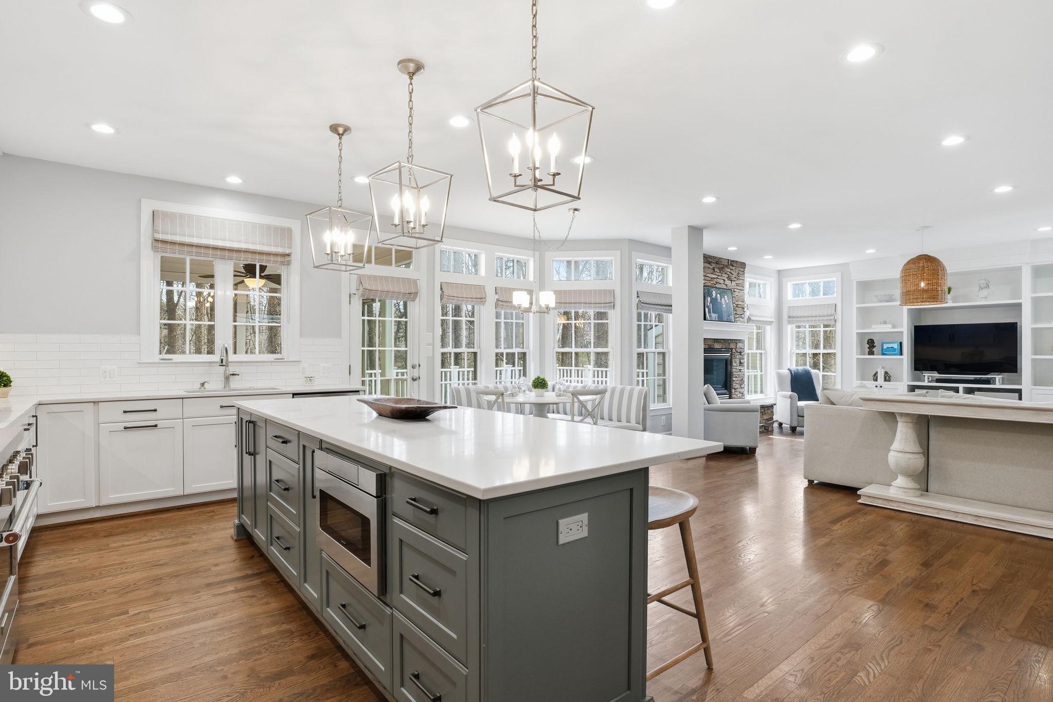 718 TURTLE POND LANE