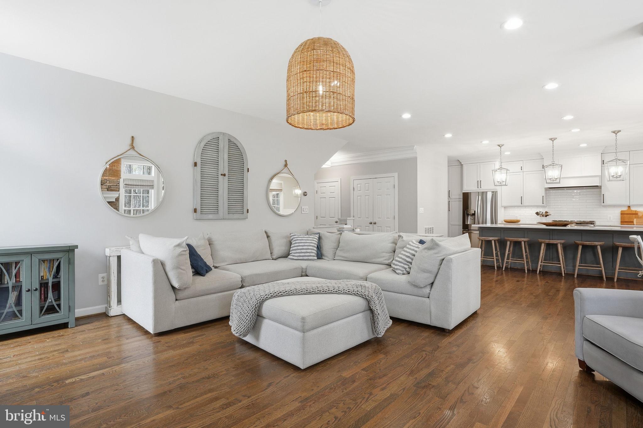 718 TURTLE POND LANE