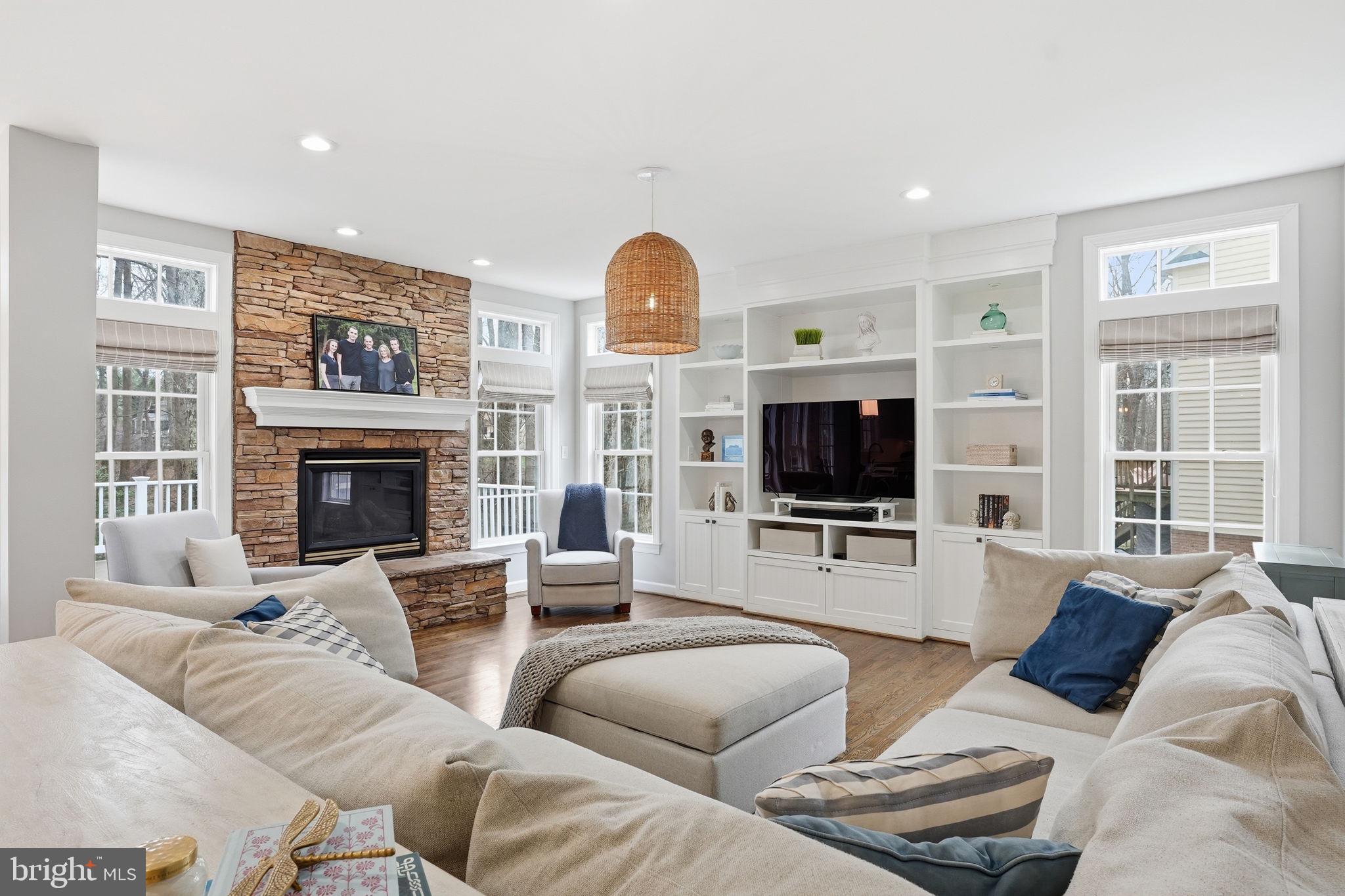 718 TURTLE POND LANE