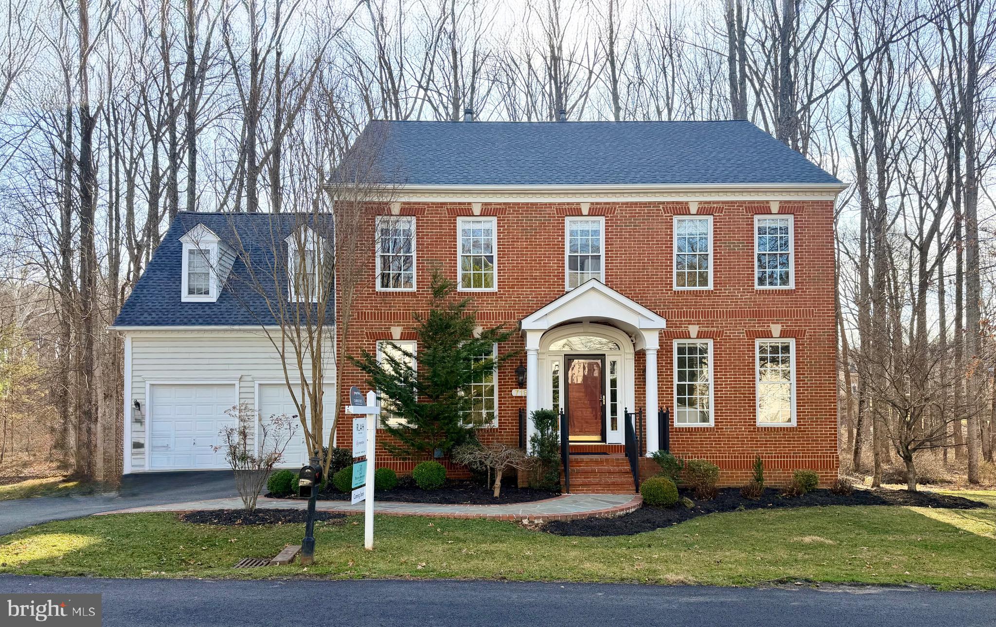 718 TURTLE POND LANE