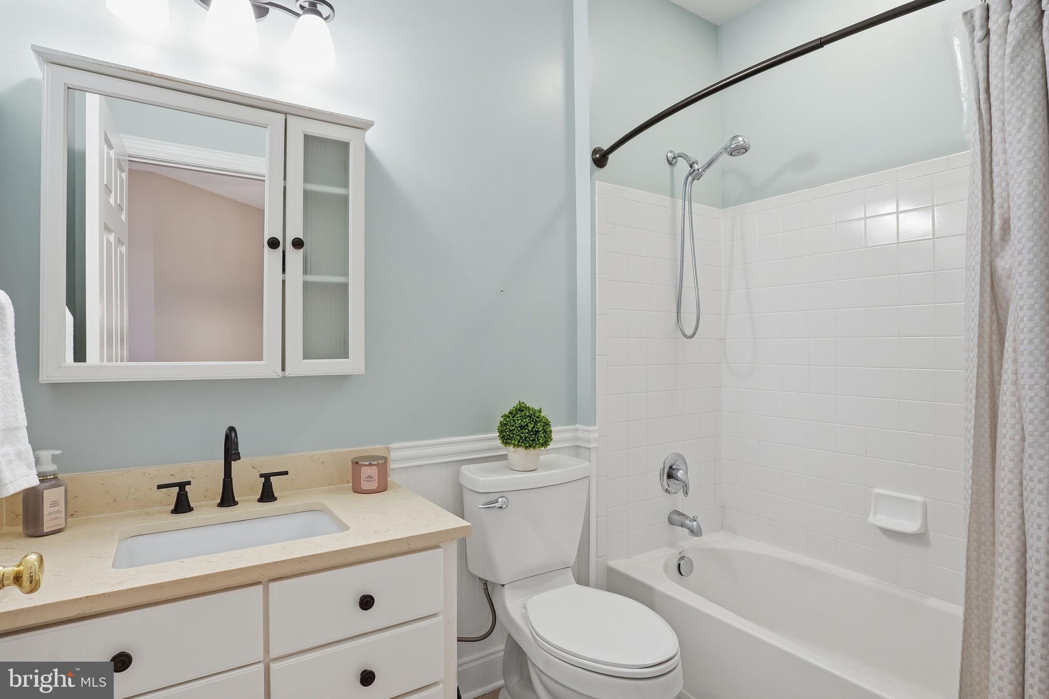 718 TURTLE POND LANE