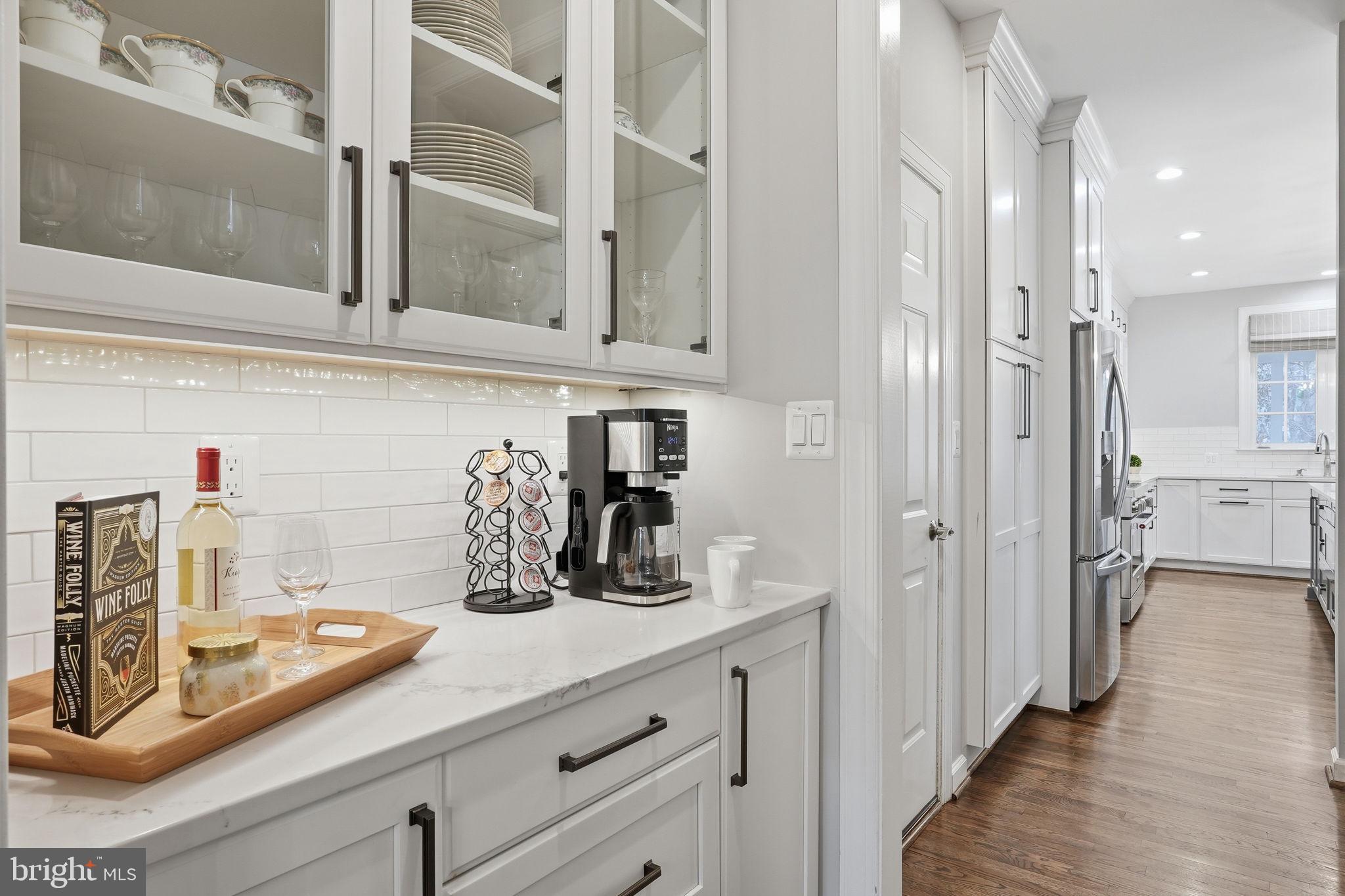 718 TURTLE POND LANE