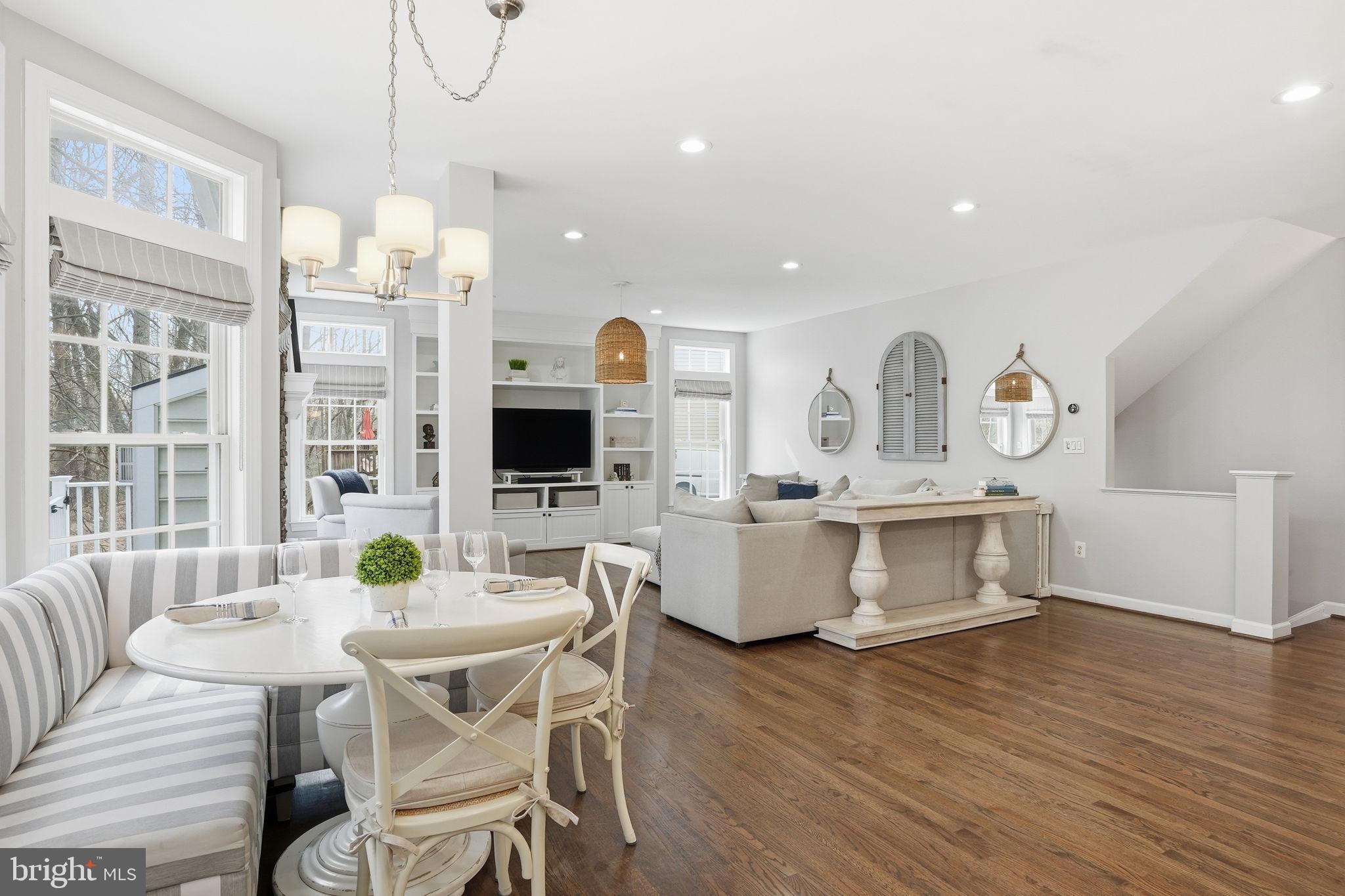 718 TURTLE POND LANE