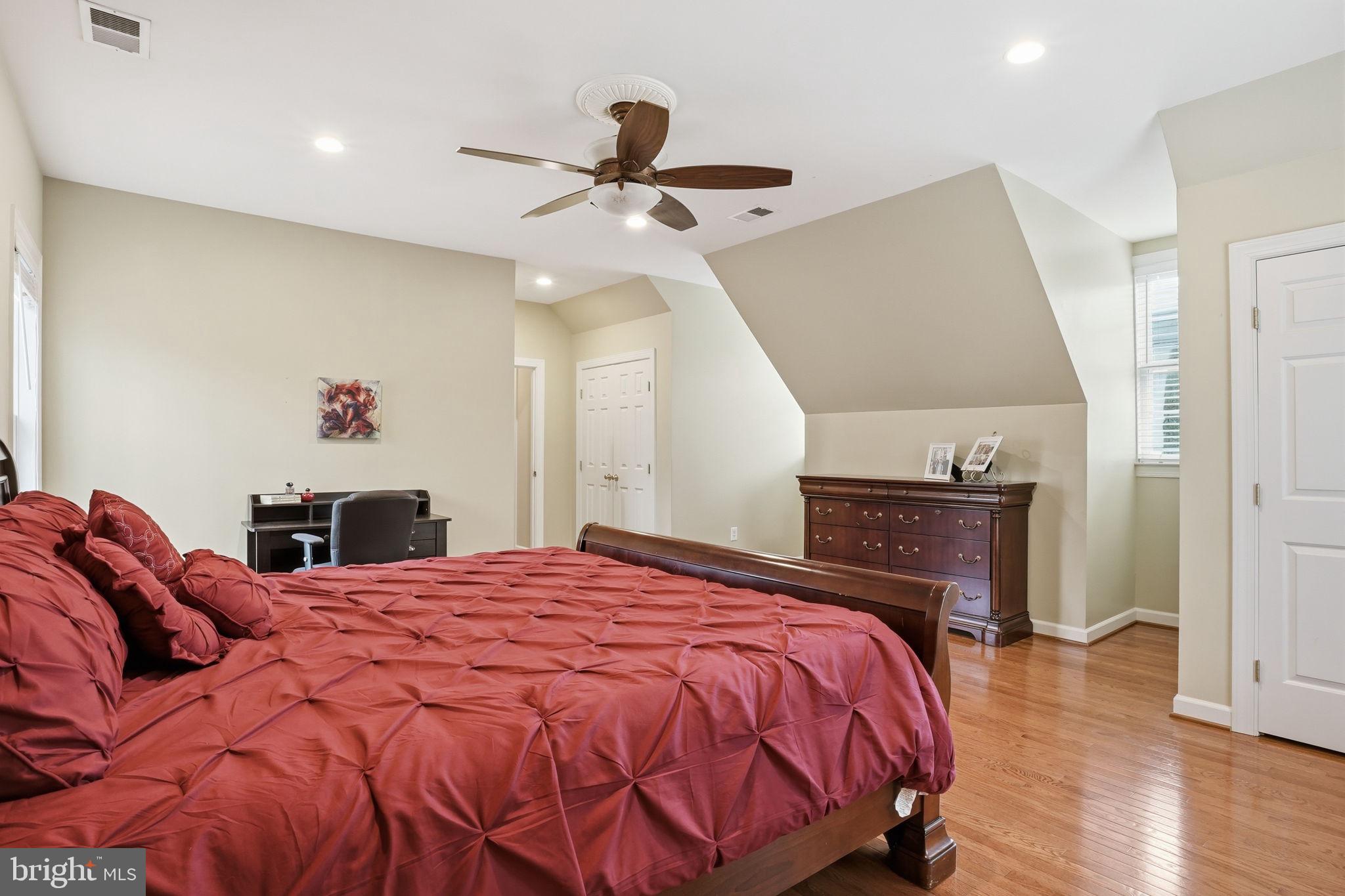 718 TURTLE POND LANE