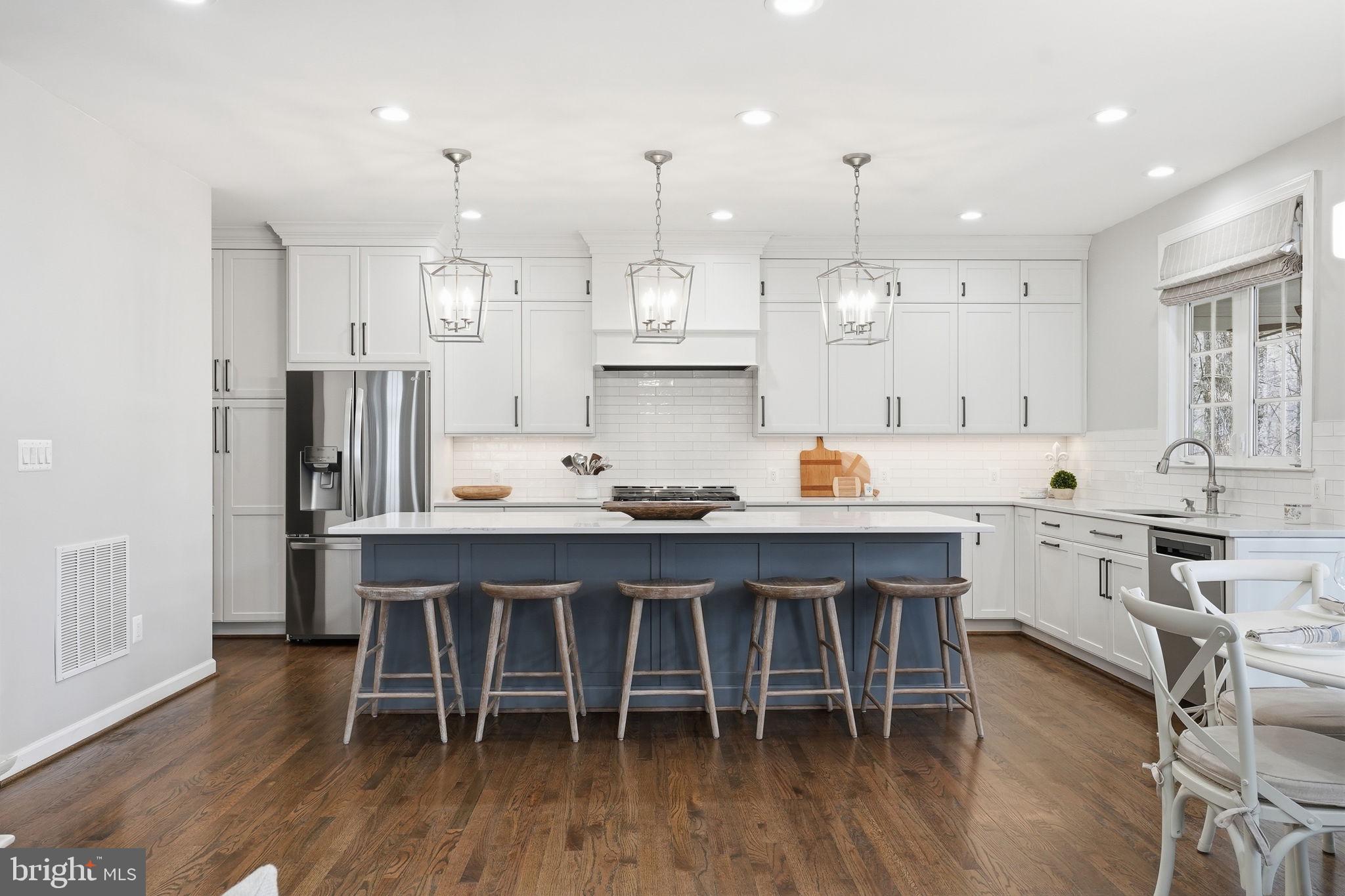 718 TURTLE POND LANE