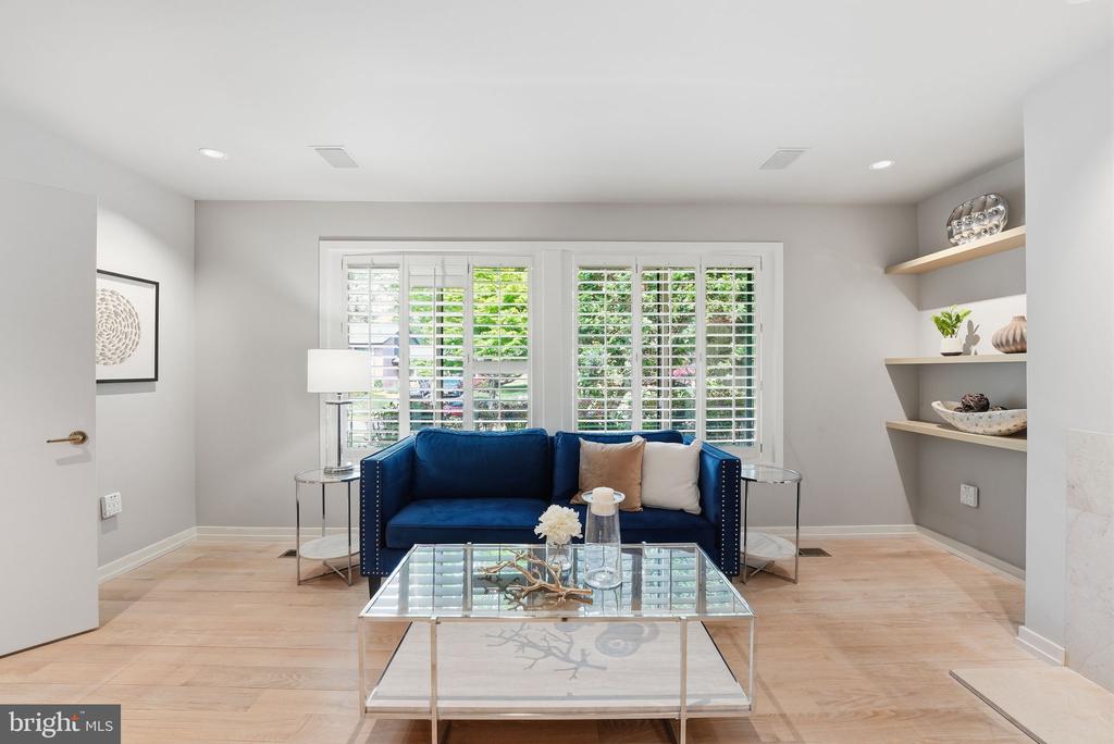 15 ARLIVE COURT