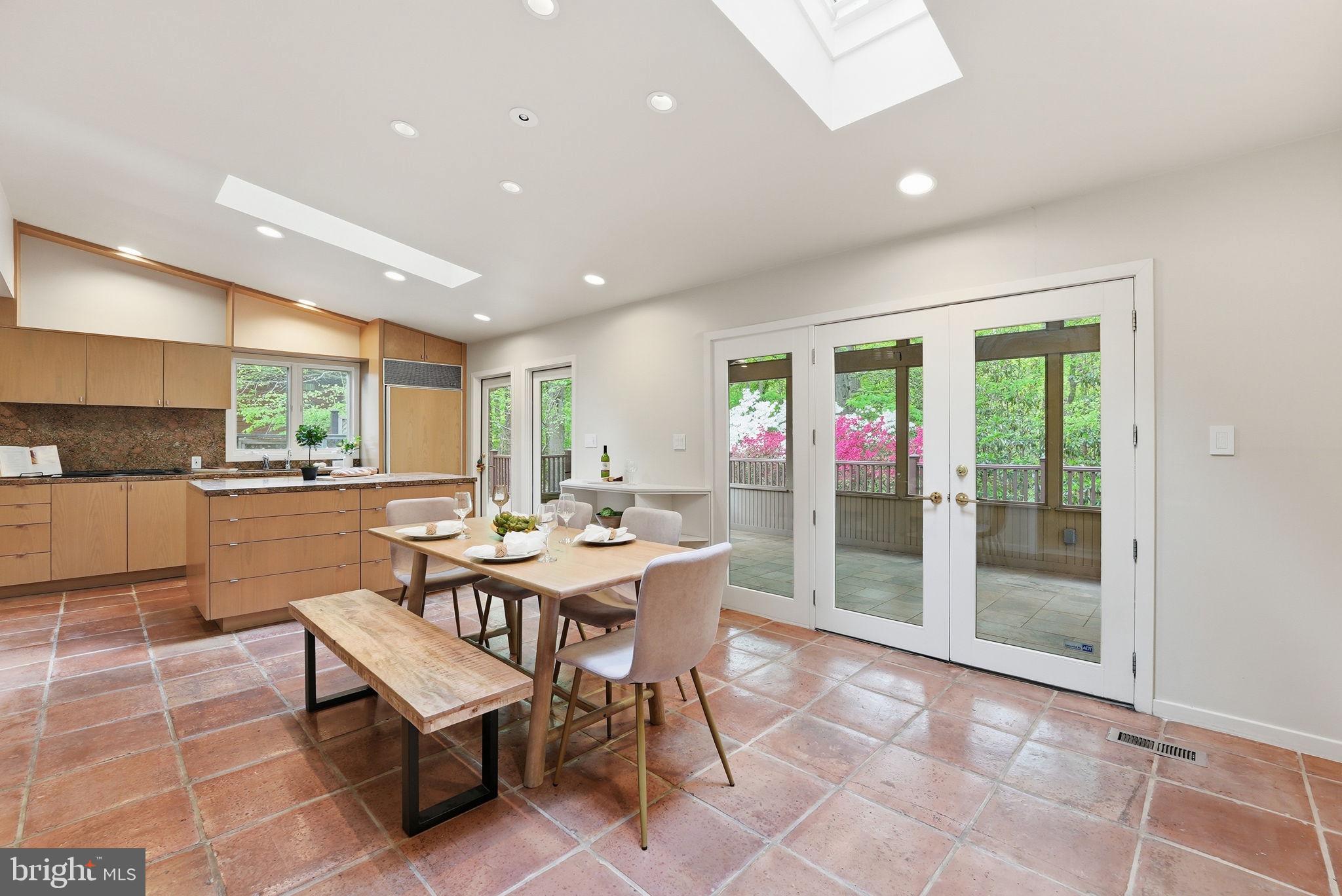 15 ARLIVE COURT