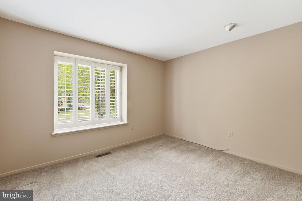 15 ARLIVE COURT