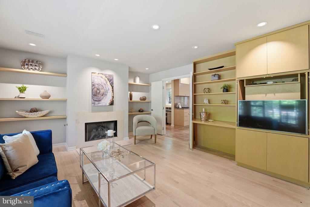 15 ARLIVE COURT