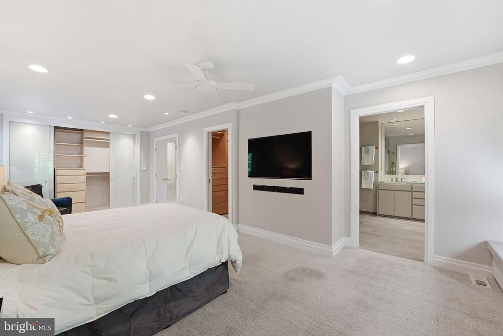 15 ARLIVE COURT